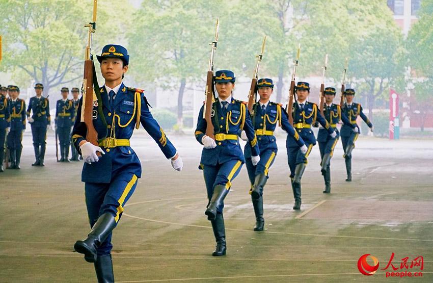 100秒看“标兵就位”震撼原声震撼心灵！100秒速览标兵就位原声盛宴